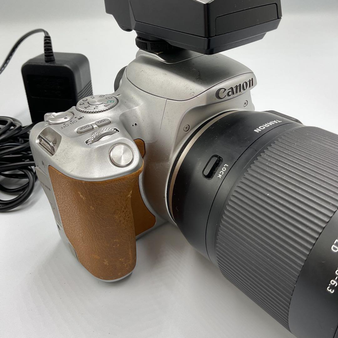 J939 Canon キャノン　EOS KISS X9 カメラ