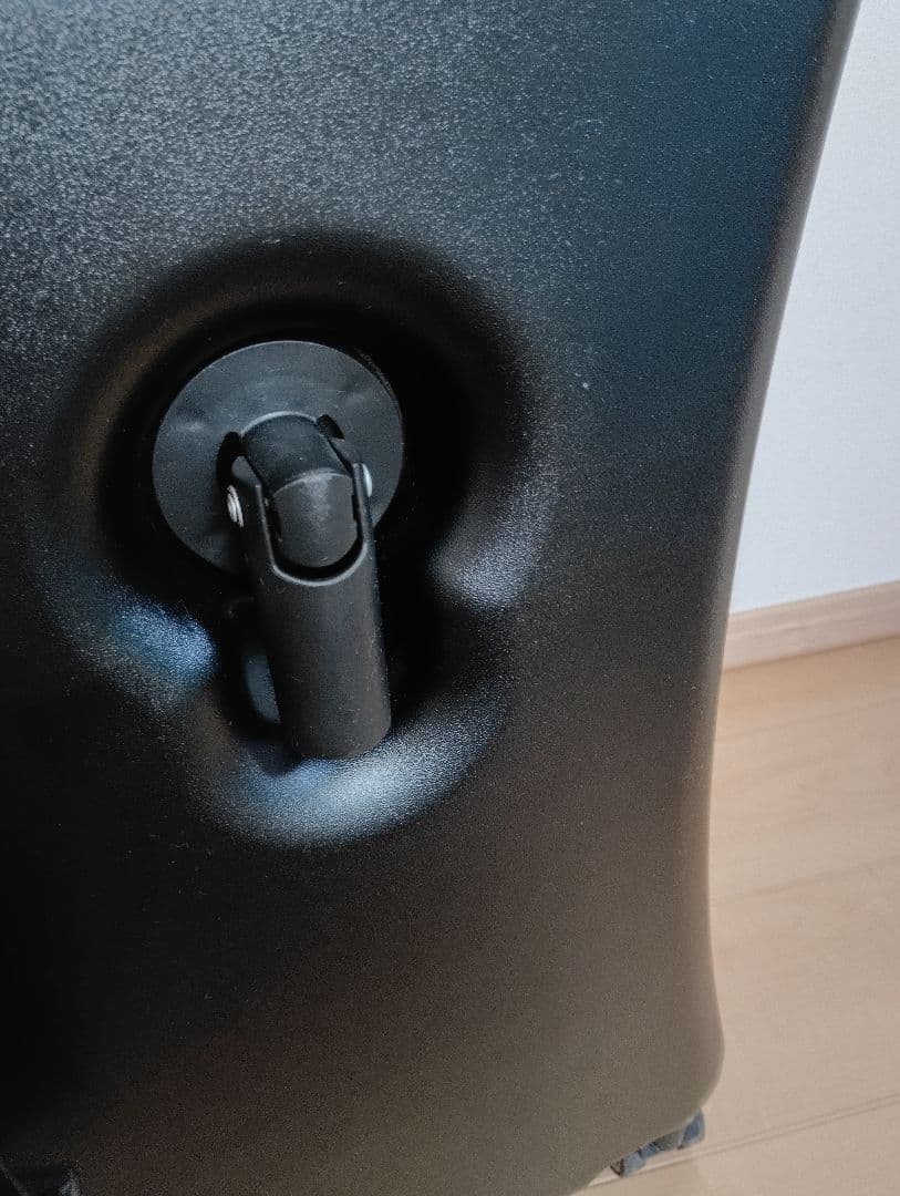 子供が乗れるキャリーケース黒 キッズトラベル　キャリーケースM