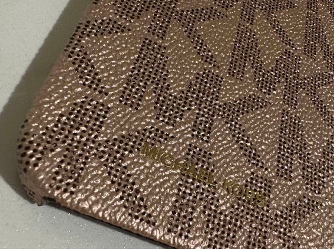 【❤️新品傷なし❤️】マイケルコース iPhone13 対応 ケース ローズ ロゴ