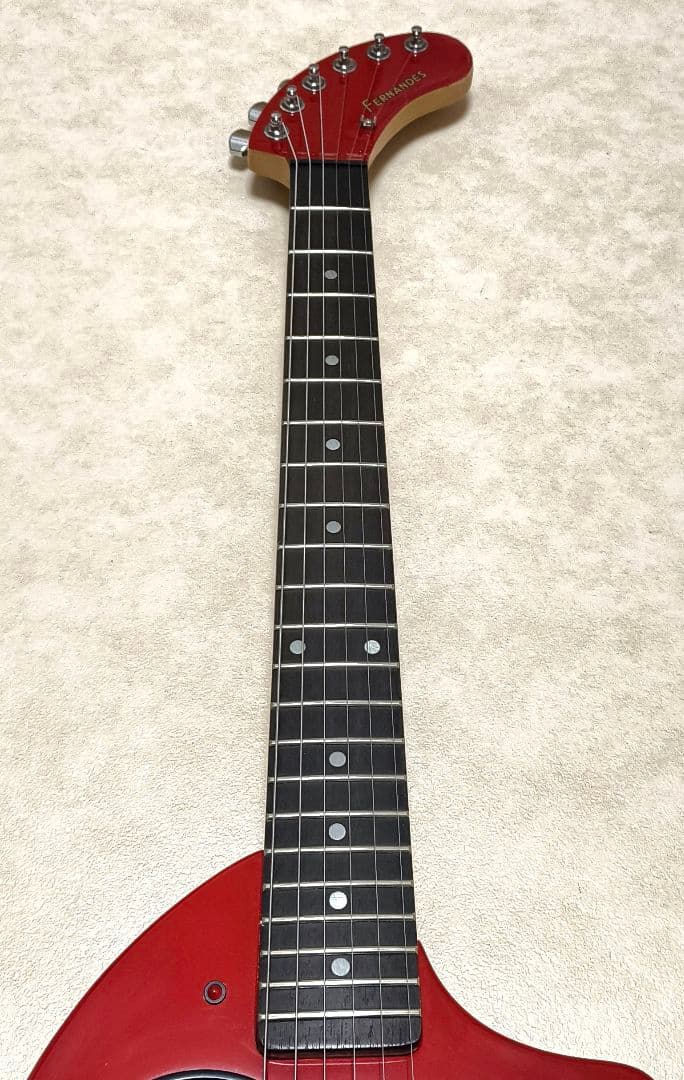 【美品】ZO-3 レッド アンプ内蔵ミニギター ヘッドフォン端子付 ミニギター