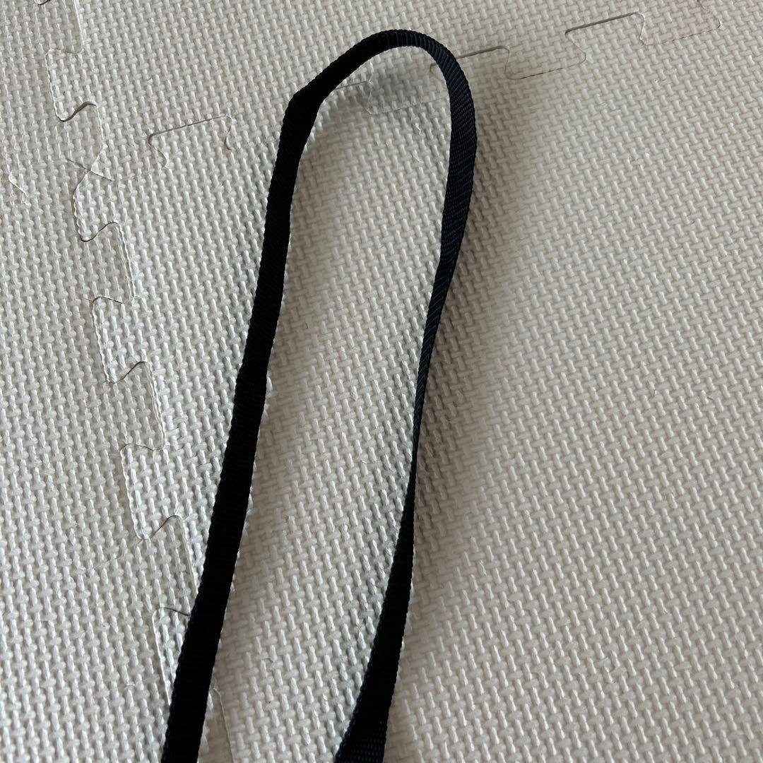 【美品】ファミリア　舟形ナイロンポシェット　赤チェック　チャームなし