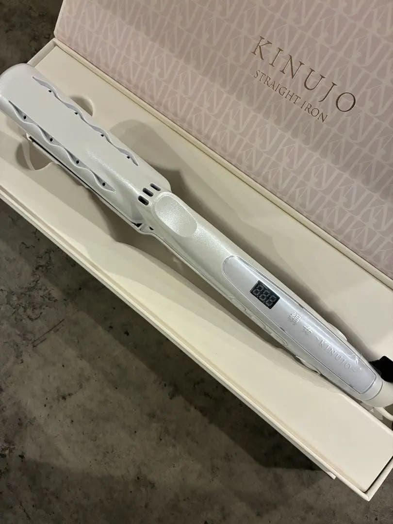 【正規品/新品未使用/QRコード有り 】 絹女 ストレートアイロンLM225
