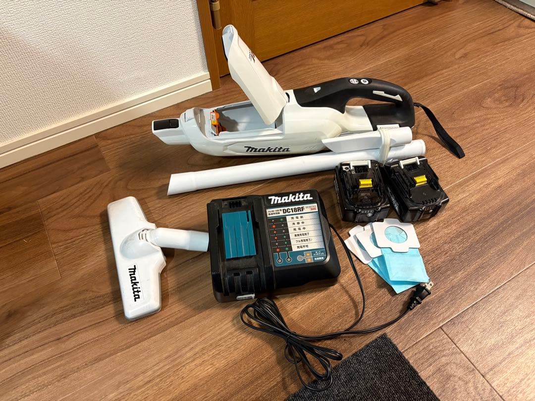 Makita マキタ コードレス掃除機 紙パック式18V