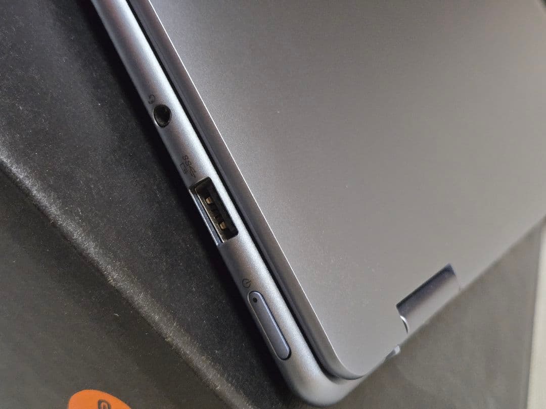 美品Lenovo Yoga 770 有機EL 2-in-1AMD Ryzen 7