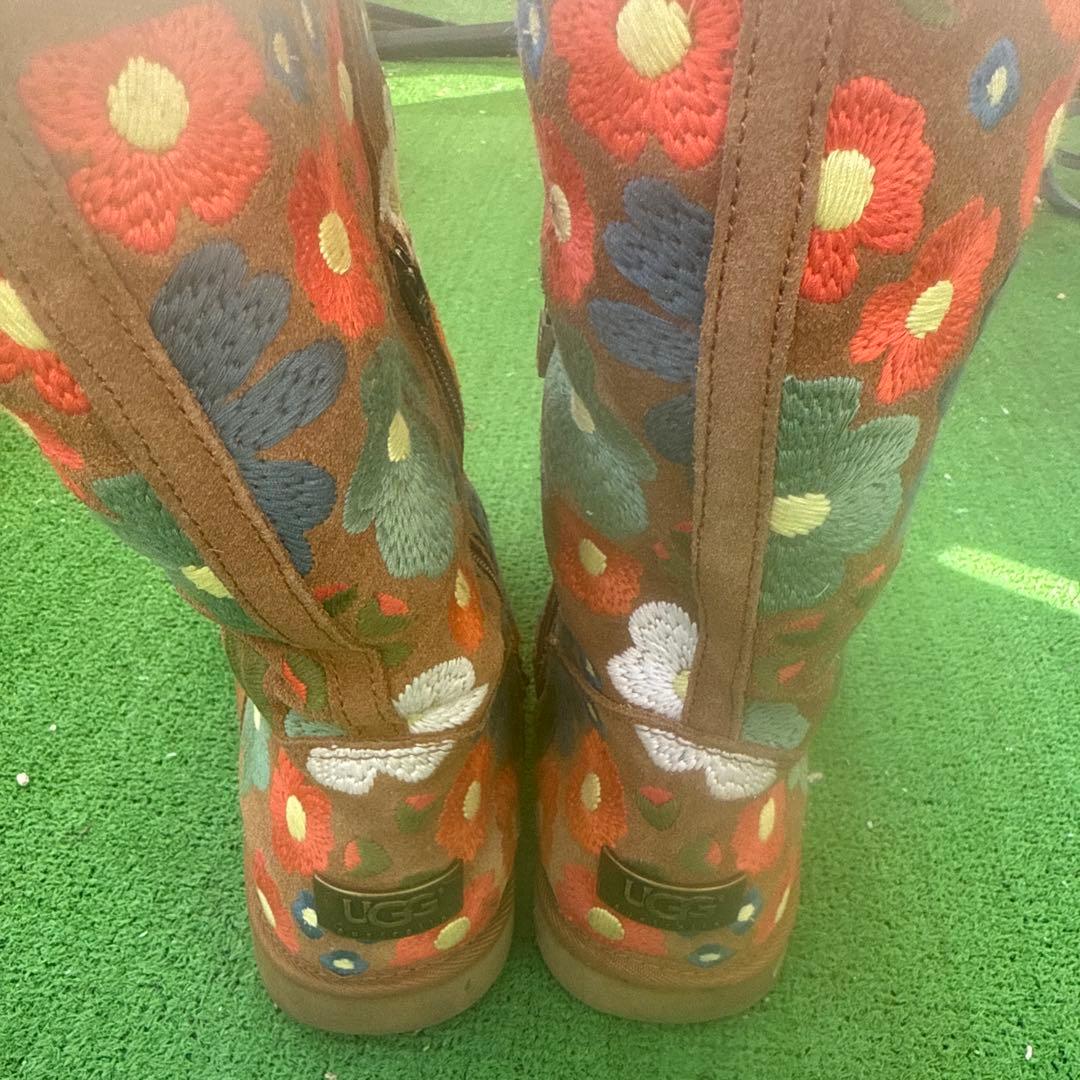 UGGブーツ刺繍花柄
