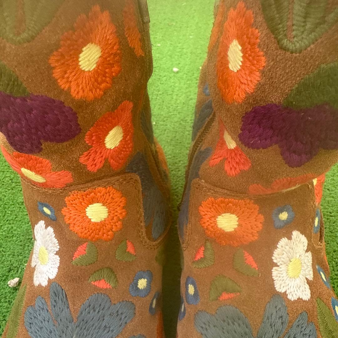 UGGブーツ刺繍花柄