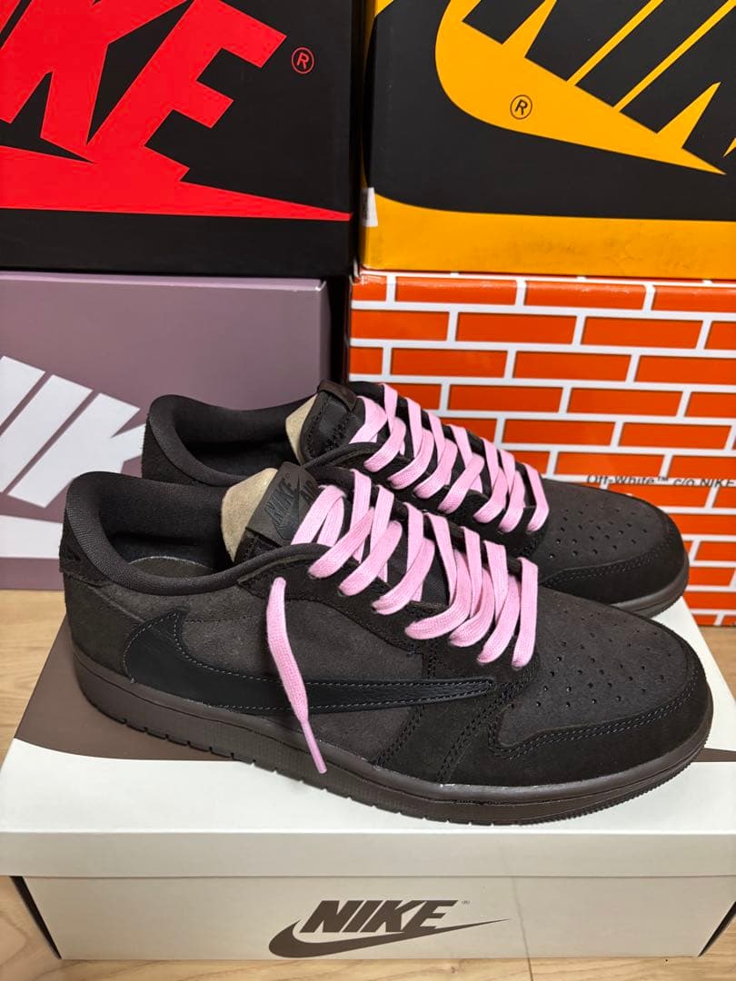 Travis Scott ×Jordan 1 Low Velvet Brown