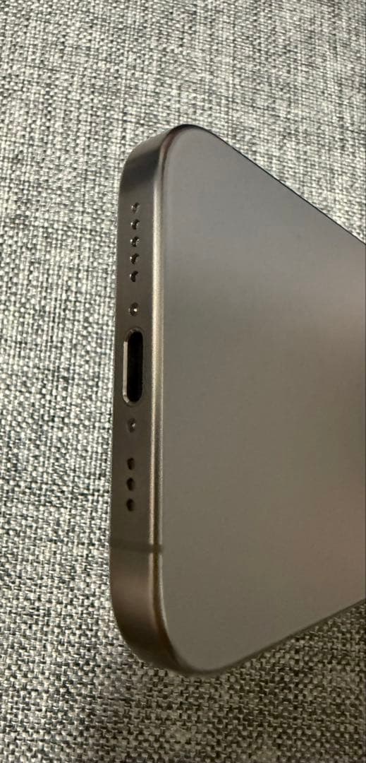 【美品】Apple iPhone 15 Pro 256GB 本体