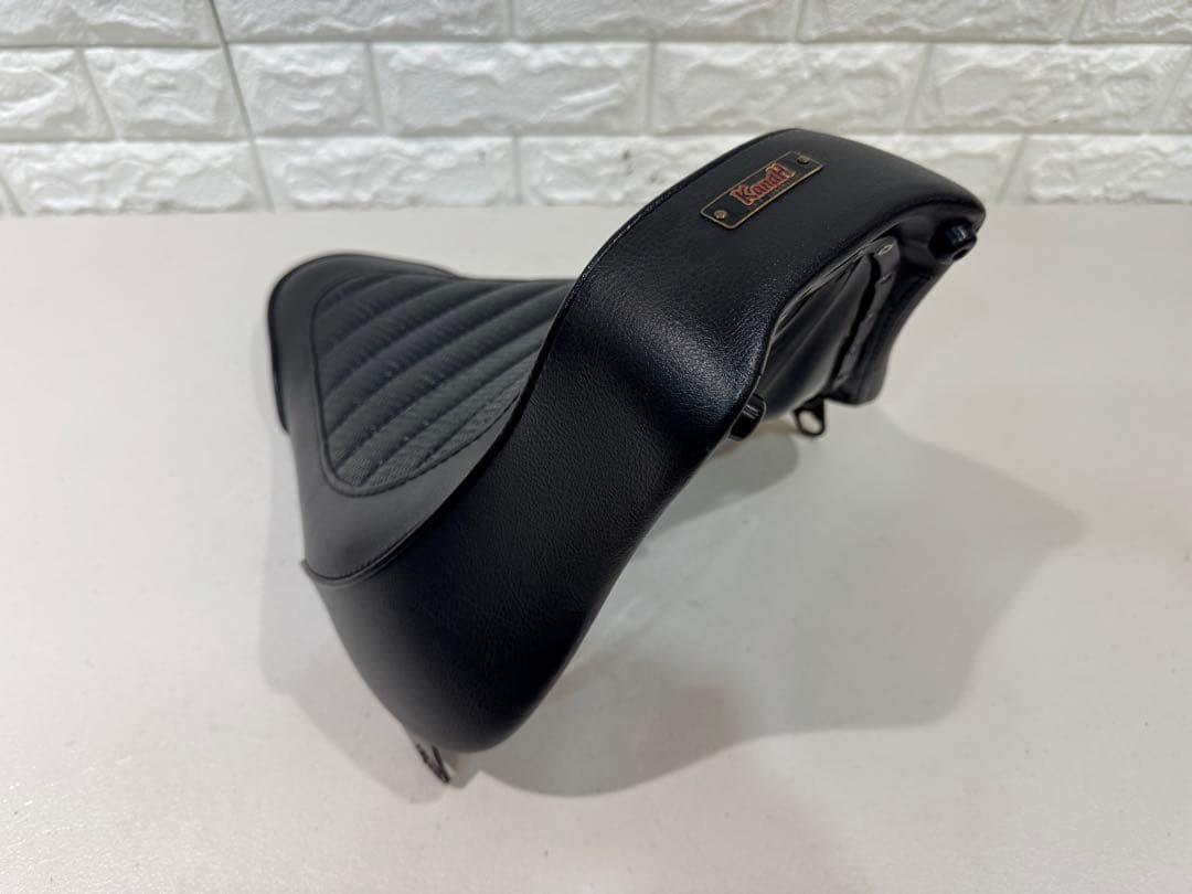 ソフテイル　K&H　タックロール　シート　FLST