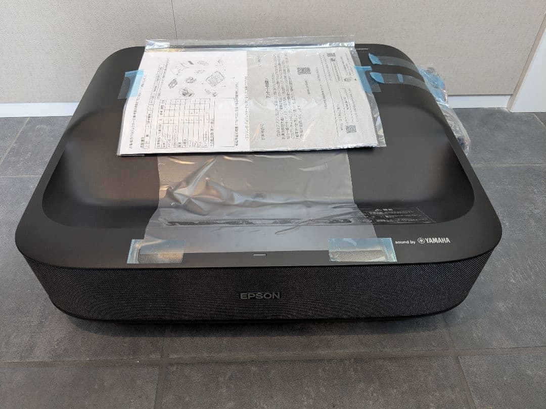 EPSON　EH-LS300 プロジェクター 本体 ブラック