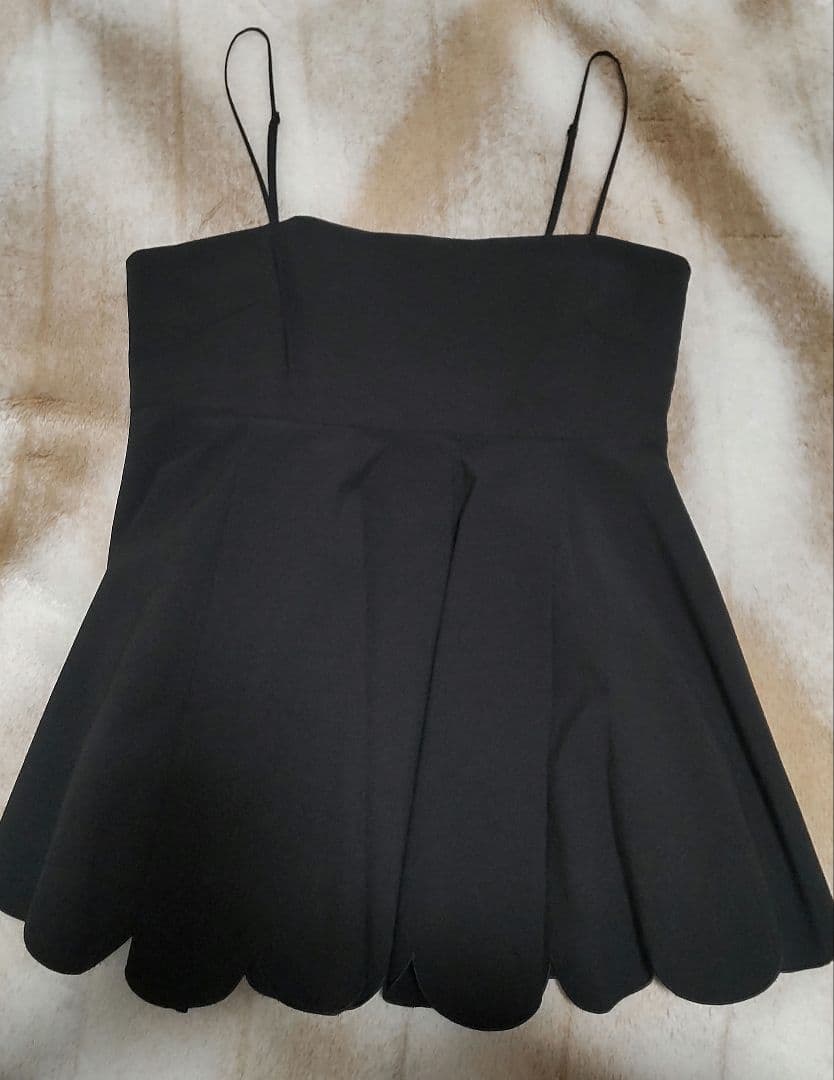 le phil SOLOTEXブロードスカラップキャミソール ブラック ルフィル