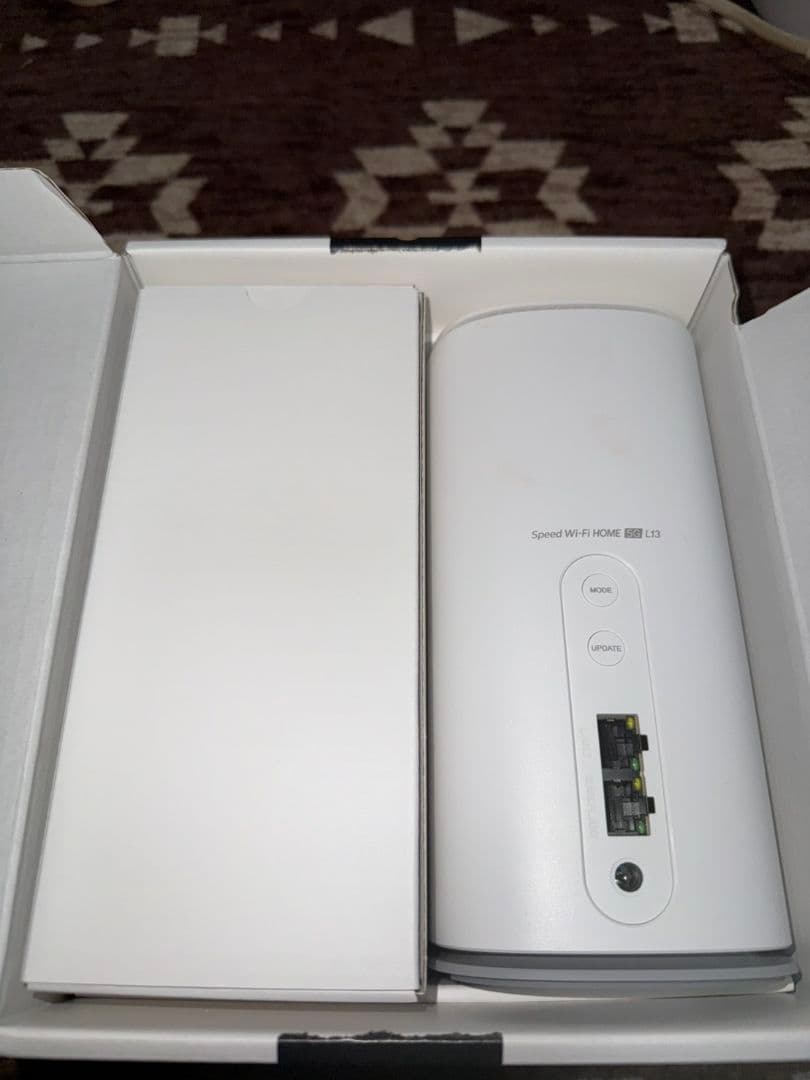 ケン【新品未使用WiFi 同梱商品 本体、箱、充電器 ZTR02