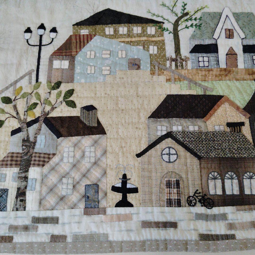 ハウスのパッチワークタペストリー 【74】 ミステリーキルト④