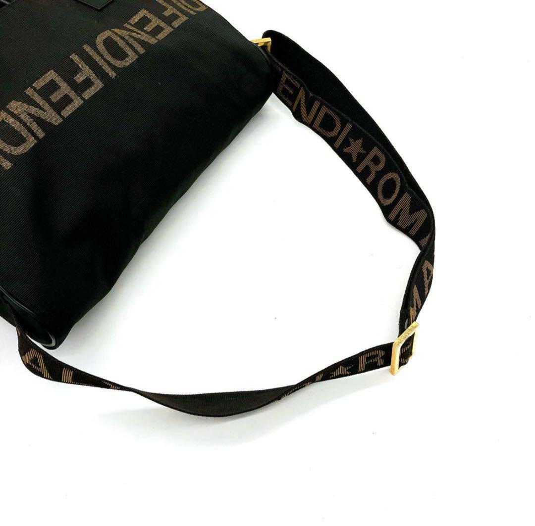 美品【FENDI】メッセンジャーバッグ　ブラック　ポーチ付き　週末値下げ