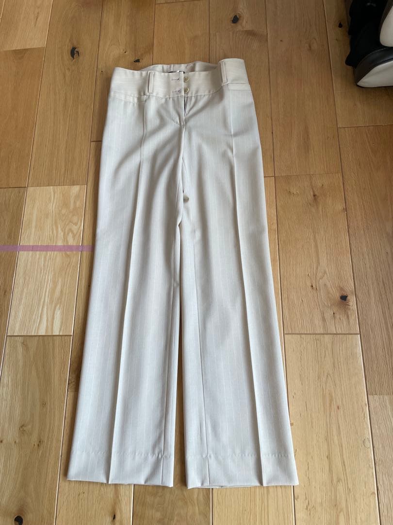 【新品　未使用】　ドルチェ&ガッパーナ　スーツ　ベージュ　サイズ38（M）