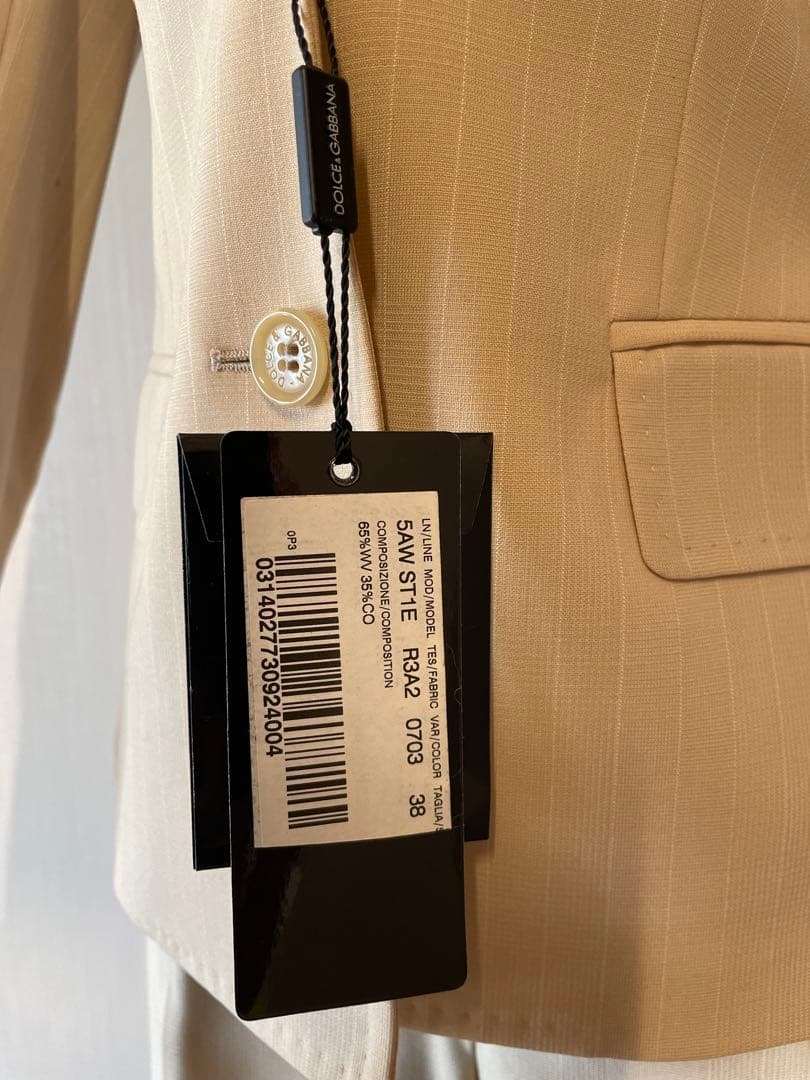 【新品　未使用】　ドルチェ&ガッパーナ　スーツ　ベージュ　サイズ38（M）