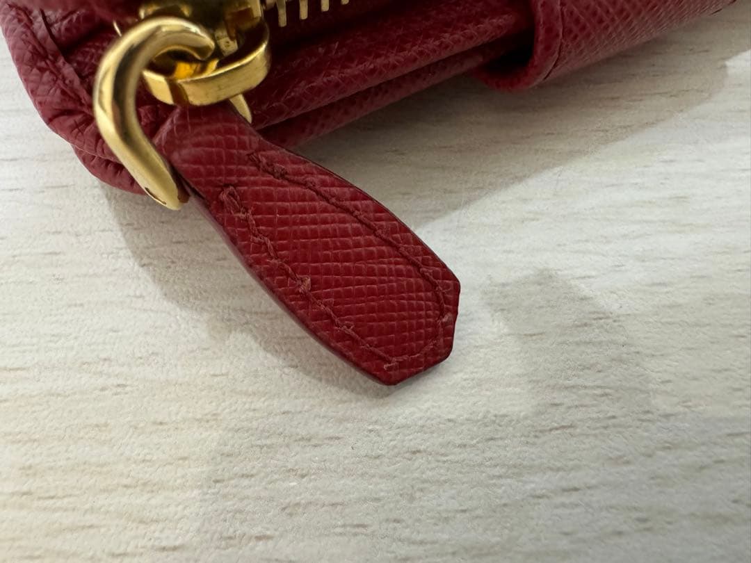 PRADA 二つ折り 財布