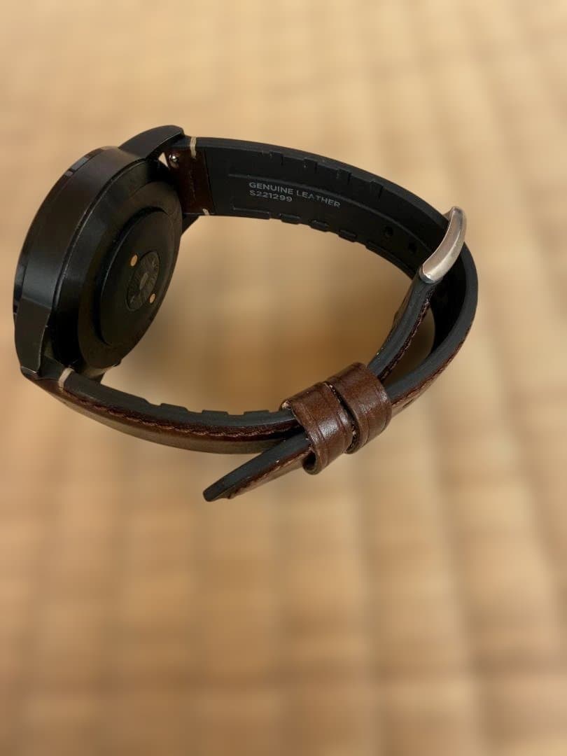 FOSSIL DW8F1 スマートウォッチ ブラック　ベルトはダークブラウン