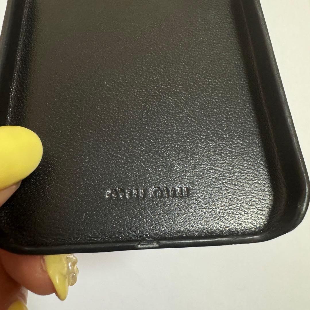 miumiu iPhone12ケース　ミュウミュウ水玉スマホケース　ブラック