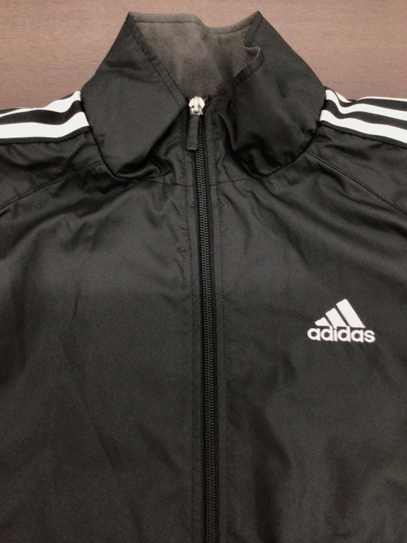 アディダス　adidas　ウインドブレーカー　Mサイズ　防寒着　長袖　ブラック