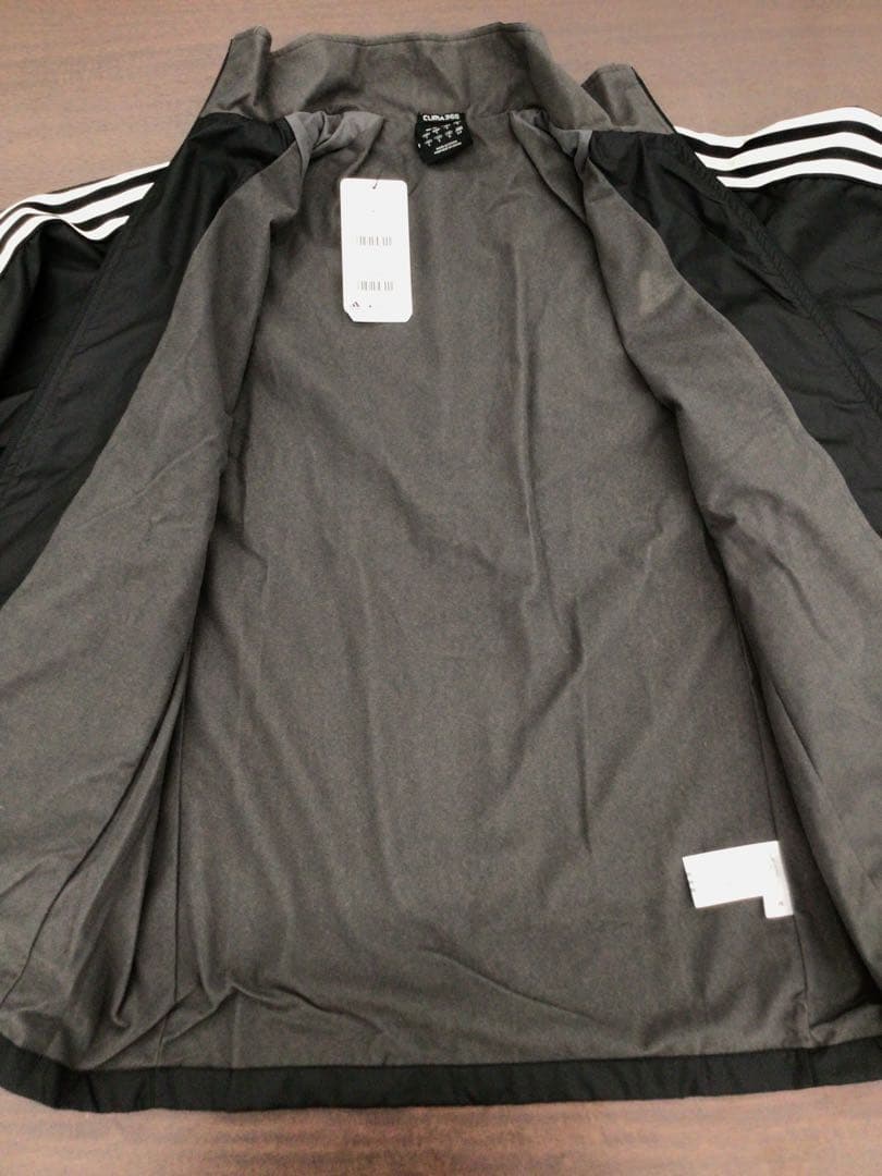 アディダス　adidas　ウインドブレーカー　Mサイズ　防寒着　長袖　ブラック