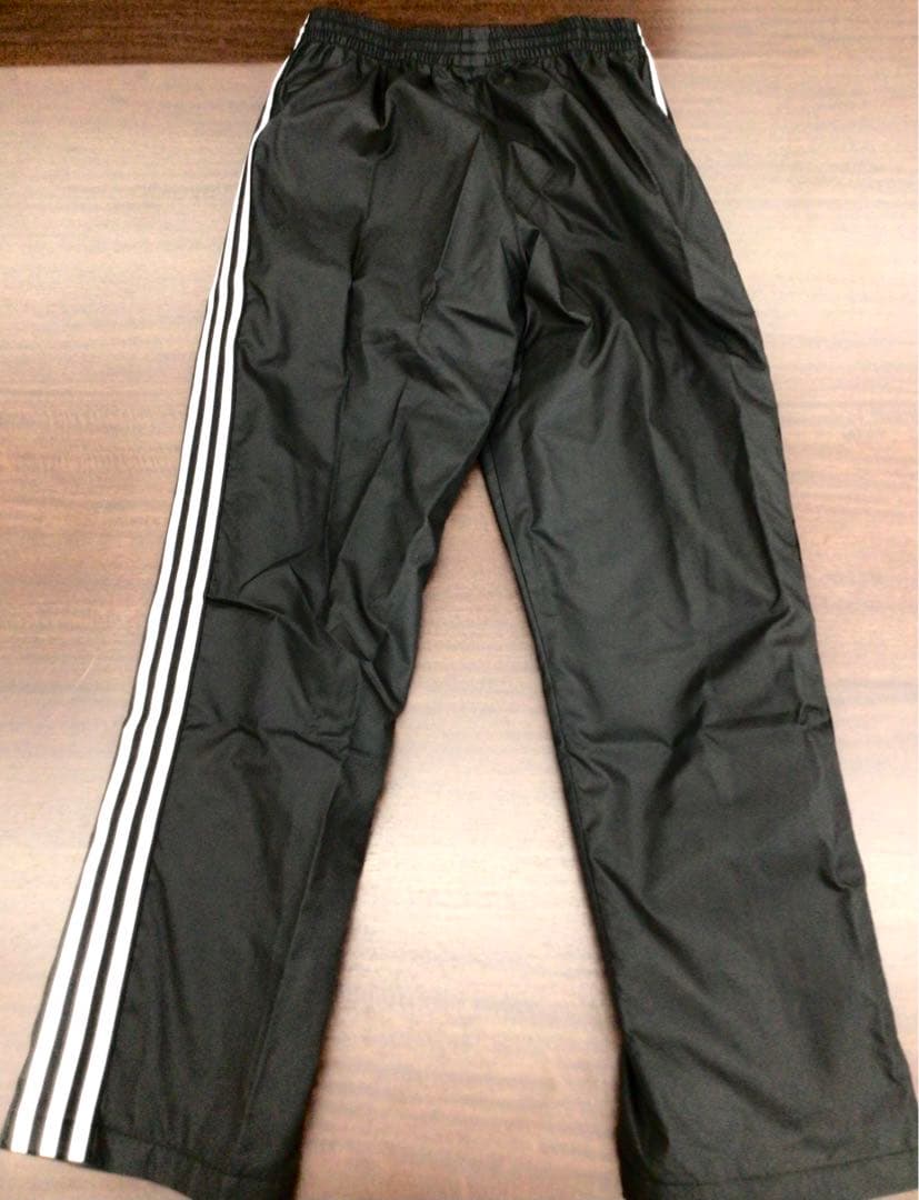 アディダス　adidas　ウインドブレーカー　Mサイズ　防寒着　長袖　ブラック