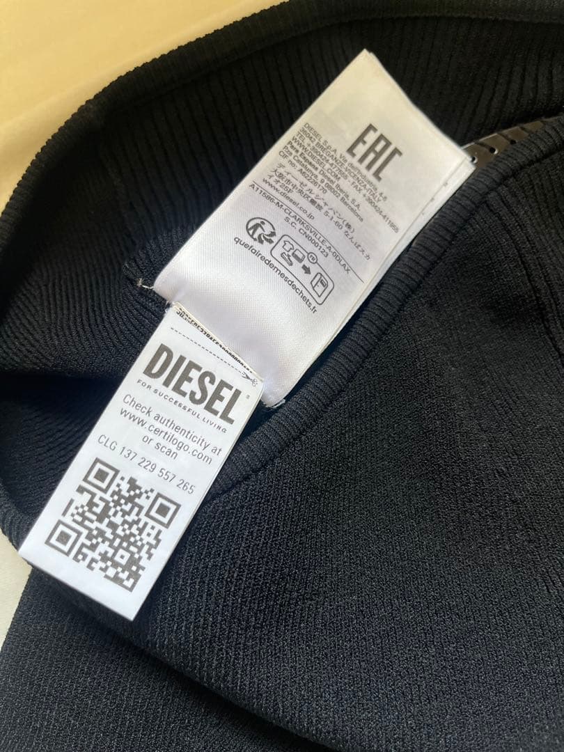 DIESEL メタルロゴニットチューブトップ