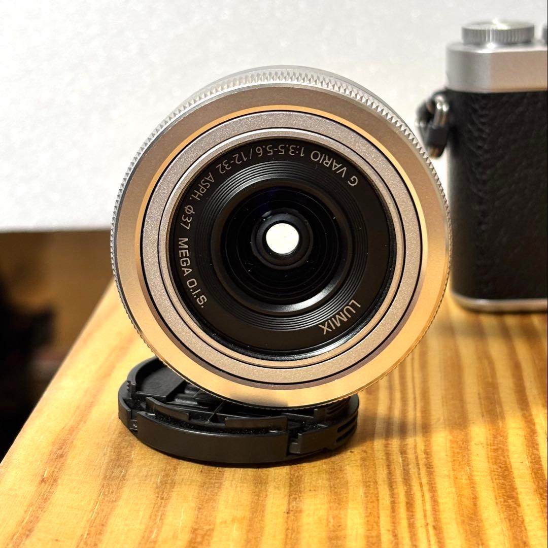 パナソニックLUMIX DC-GF9 人気のシルバー／ブラック