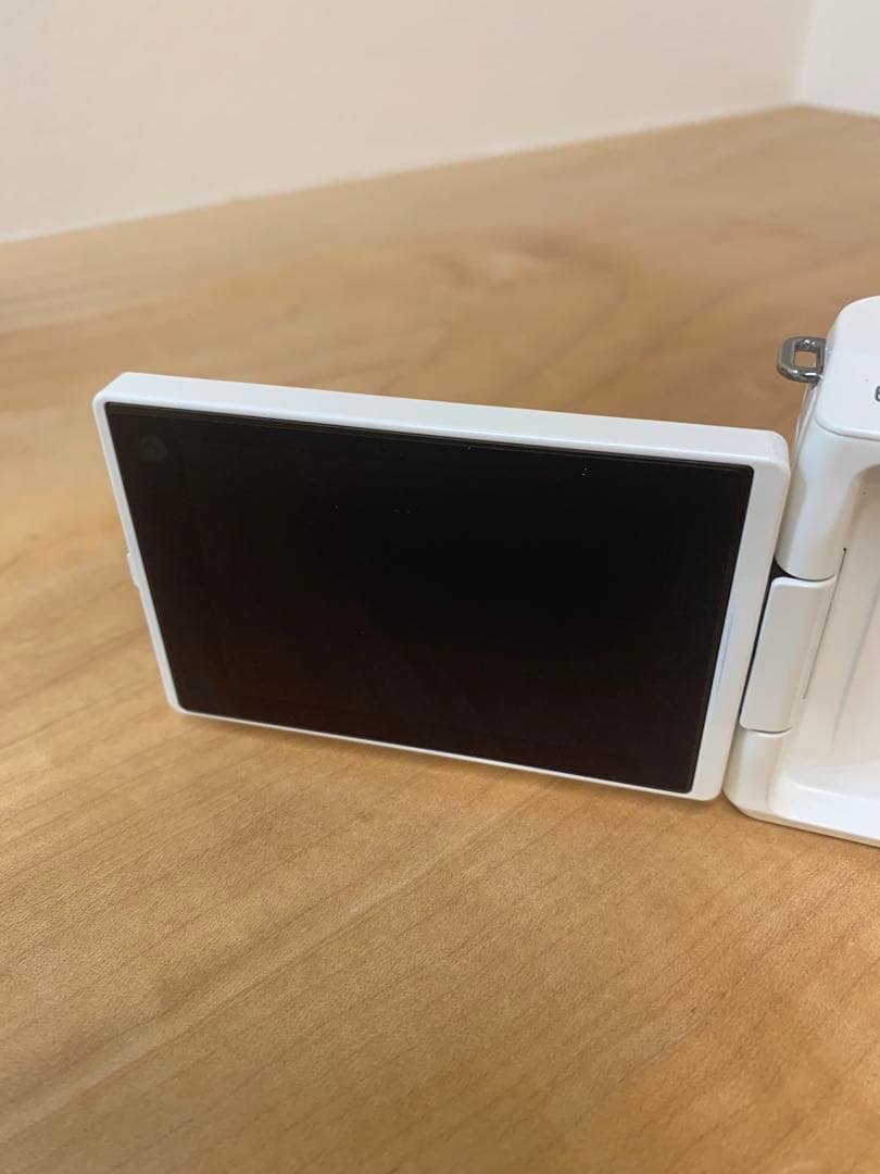 Canon EOS Kiss M ダブルズームキットホワイト充電器付き​