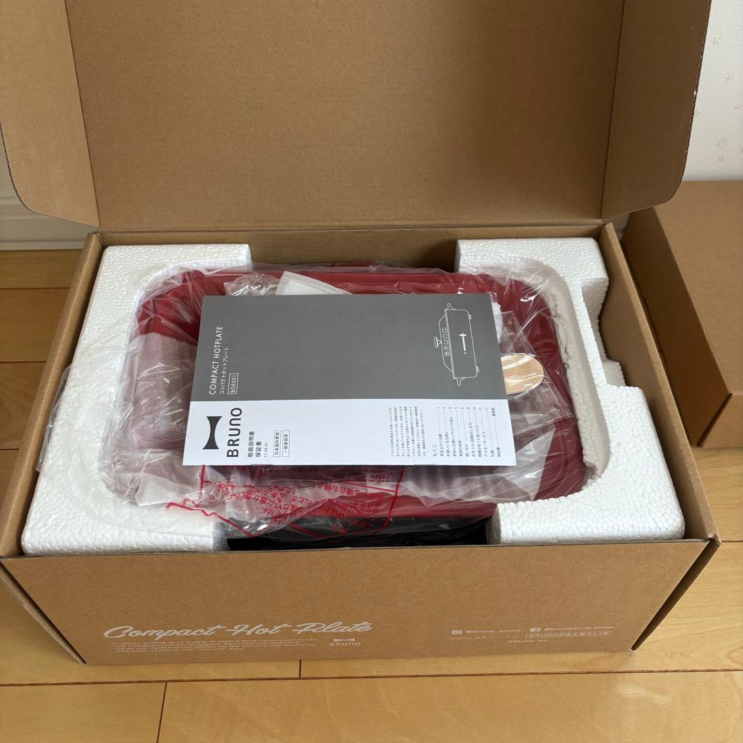 ブルーノホットプレート　レッド　赤　セラミック鍋