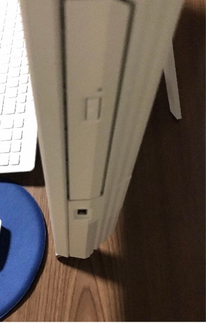 富士通　ESPRIMO FMVF52RW 液晶一体型デスクトップPC