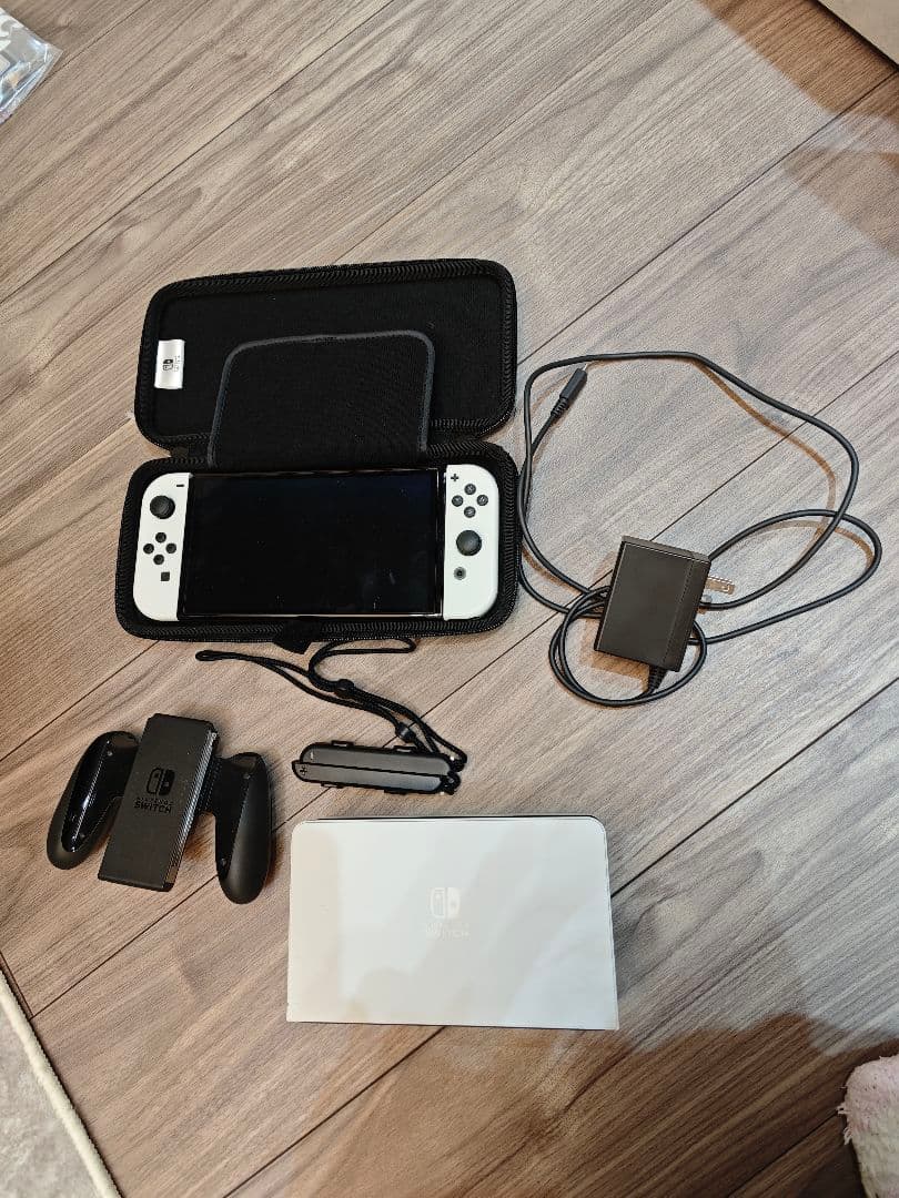 Nintendo Switch （2023）OLED ホワイト 本体 充電器付き