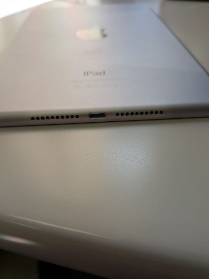 【中古良品】iPad mini 4(64GB)WiFiモデル スペースグレイ