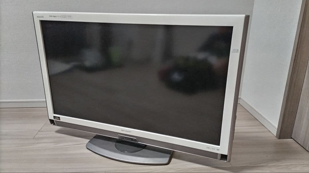 AQUOS ホワイト液晶テレビ 薄型