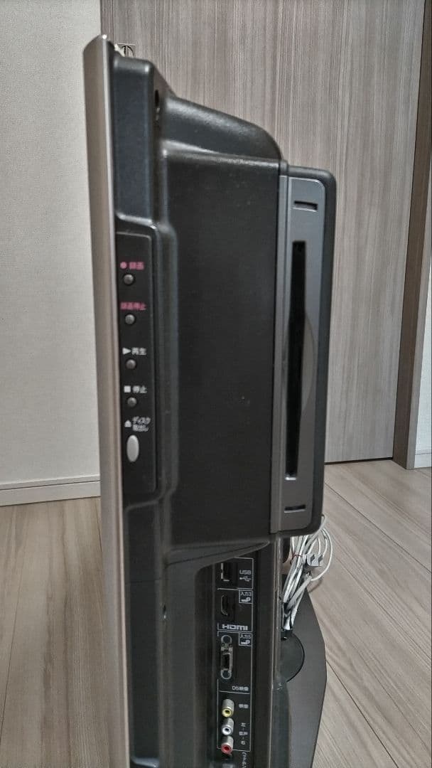 AQUOS ホワイト液晶テレビ 薄型