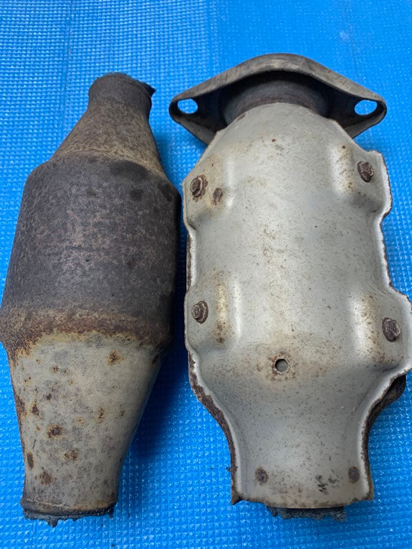 日産　MR20 セレナ　キャタライザー　六角ハミカム