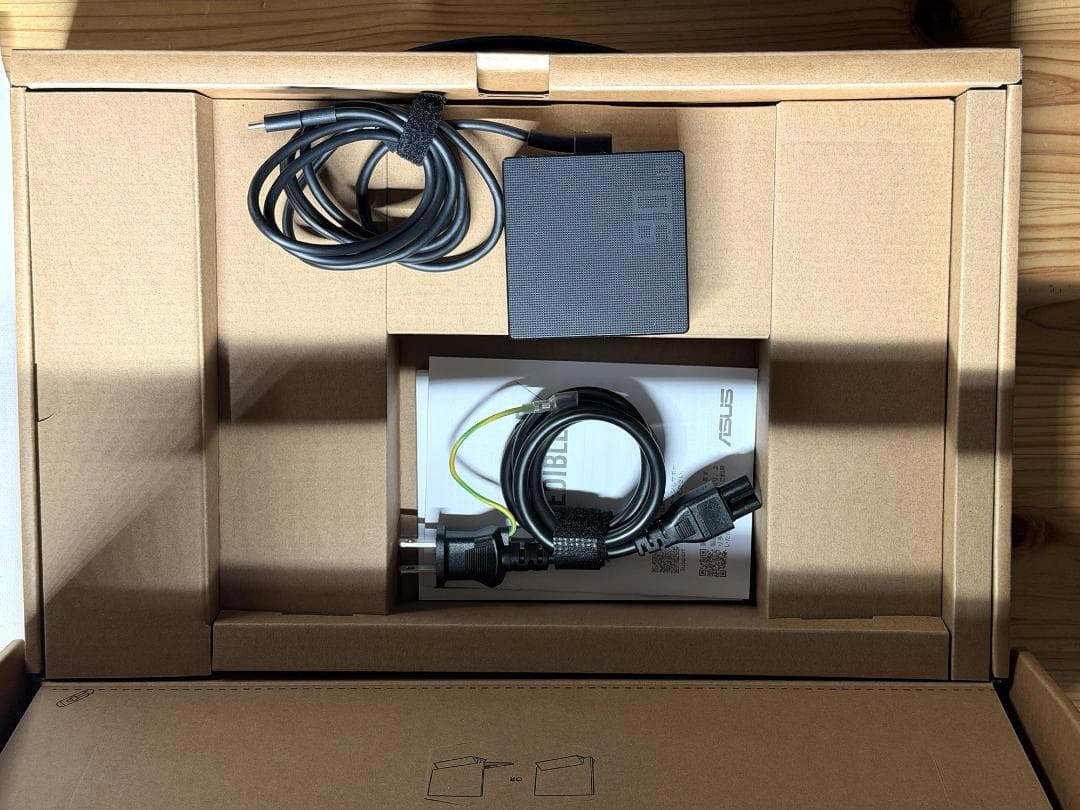 Windowsノート本体 ASUS Vivobook S 14 M5406WA-AI9321W