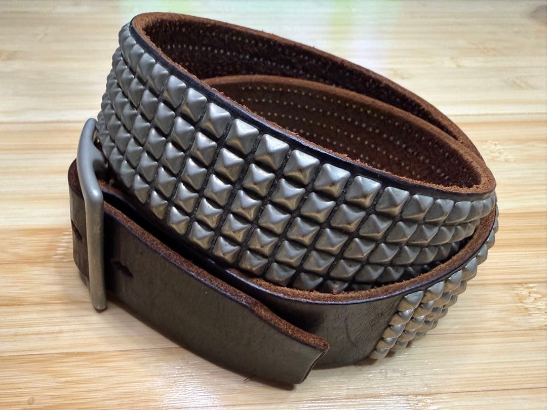 ⭐️HTC⭐️ピラミッド5連シルバースタッズ⭐️ブラック(茶芯)レザー⭐️36インチ