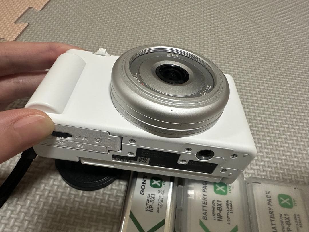 SONY コンパクトデジタルカメラ ホワイト ZV-1F