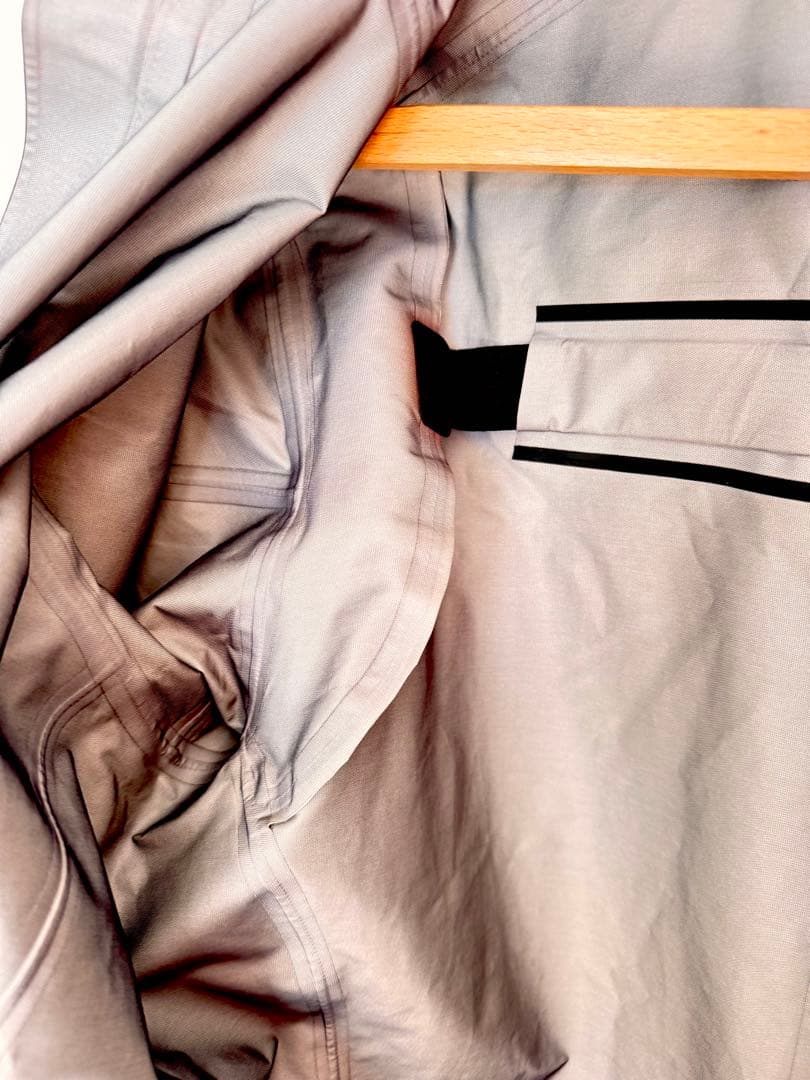 peakperformance ゴアテックスジャケット　　L