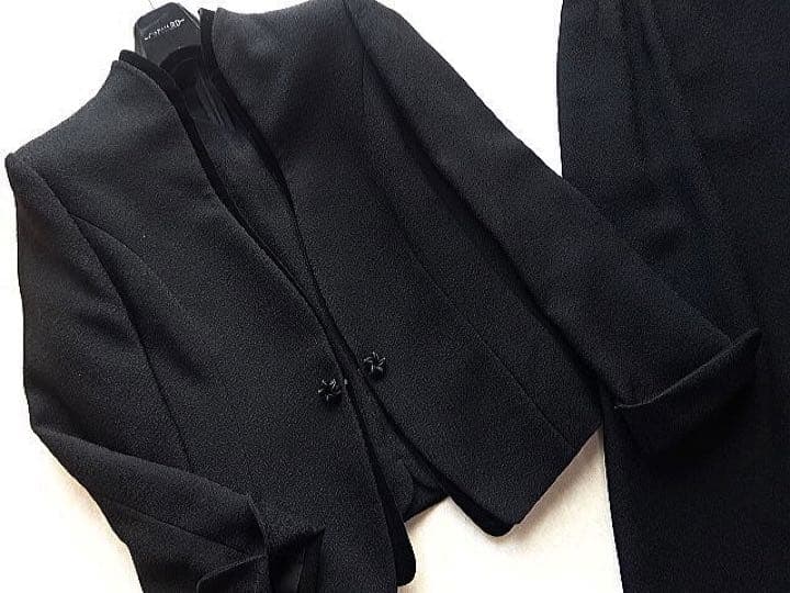 ソワール ペルル 米沢織　つむぎジャガード　スリーピース　11号　スーツ