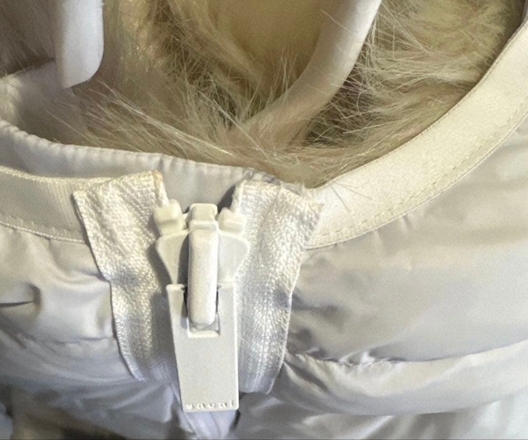 2/14削除【人気コラボ】ナイキ sacai ホワイト ダウンジャケット ファー