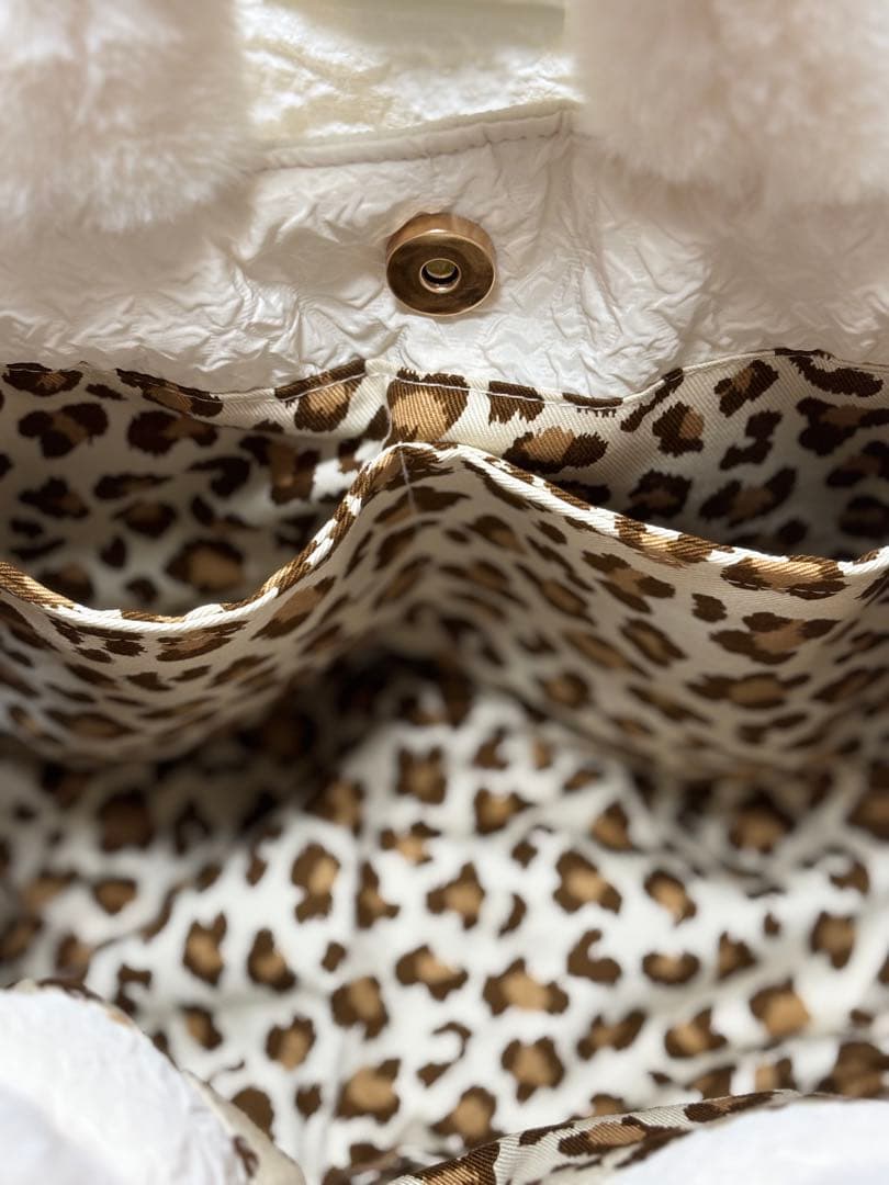 ゆ*ら様 コヤンイサムチョン　ハンドメイド　ギャザーバッグ　白ファー　ピンクうさ