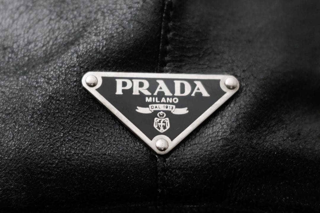 バッグ Prada Black Leather Elegant Vintage Tote