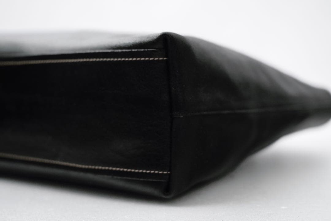 バッグ Prada Black Leather Elegant Vintage Tote