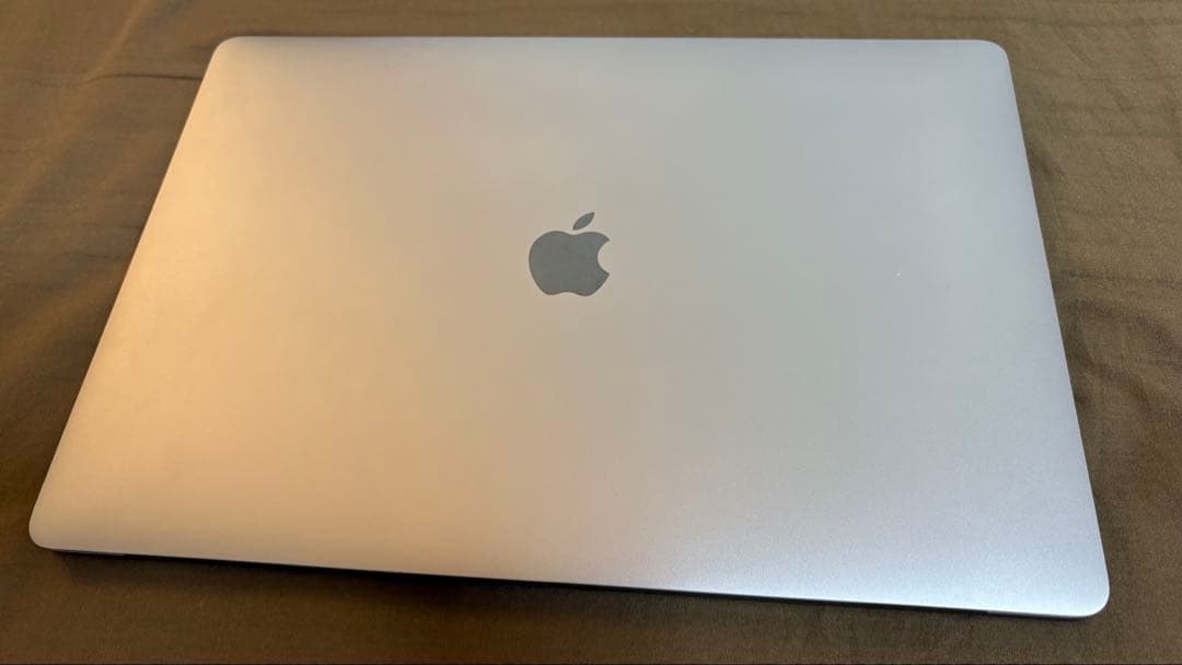 MacBook Pro 2018 15インチ 16Gb 256Gb