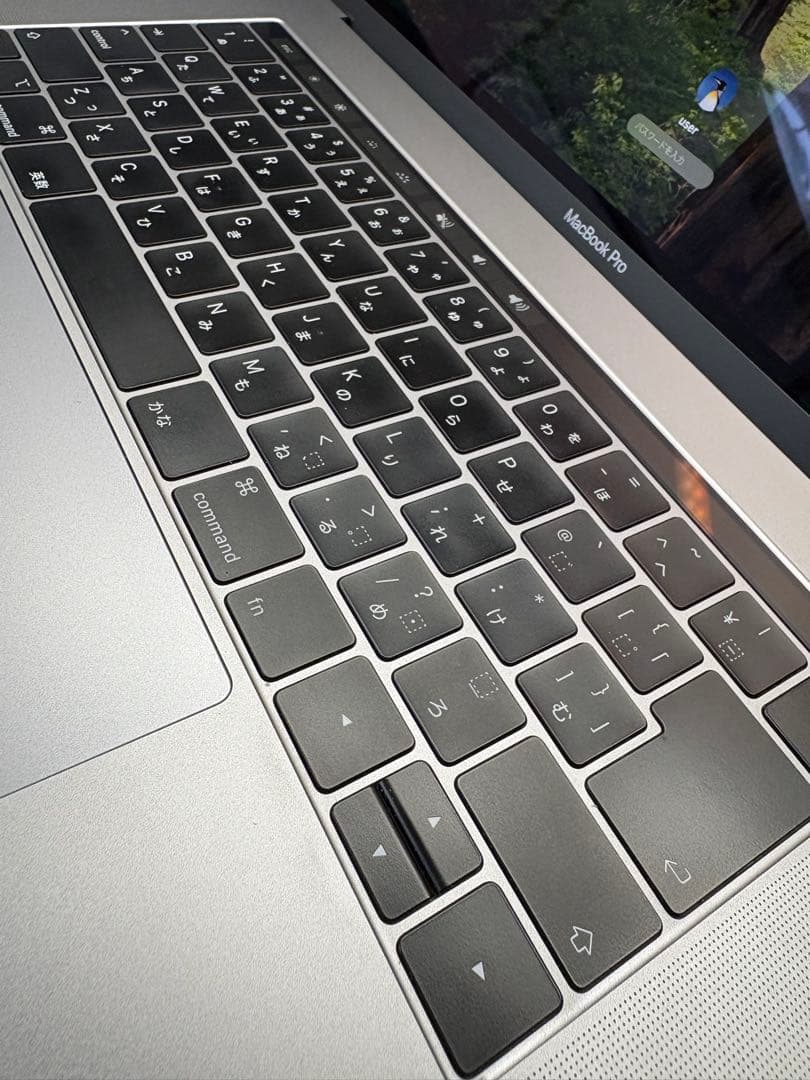 MacBook Pro 2018 15インチ 16Gb 256Gb