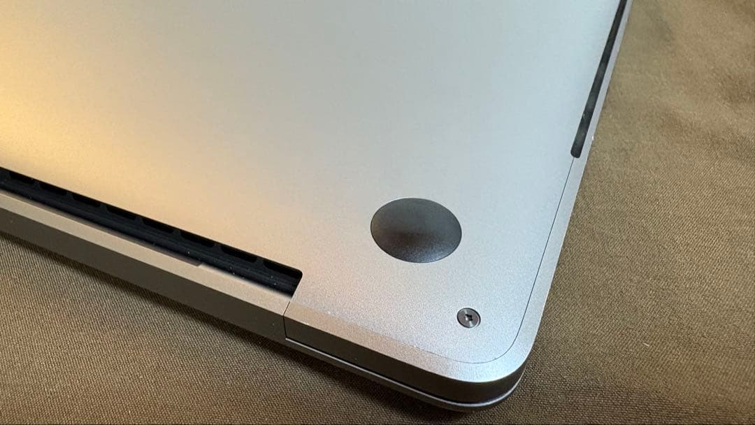 MacBook Pro 2018 15インチ 16Gb 256Gb