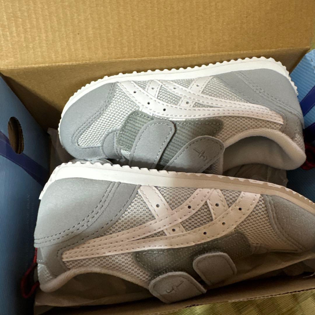 新品　ファミリア　アシックス　グレー　15.5