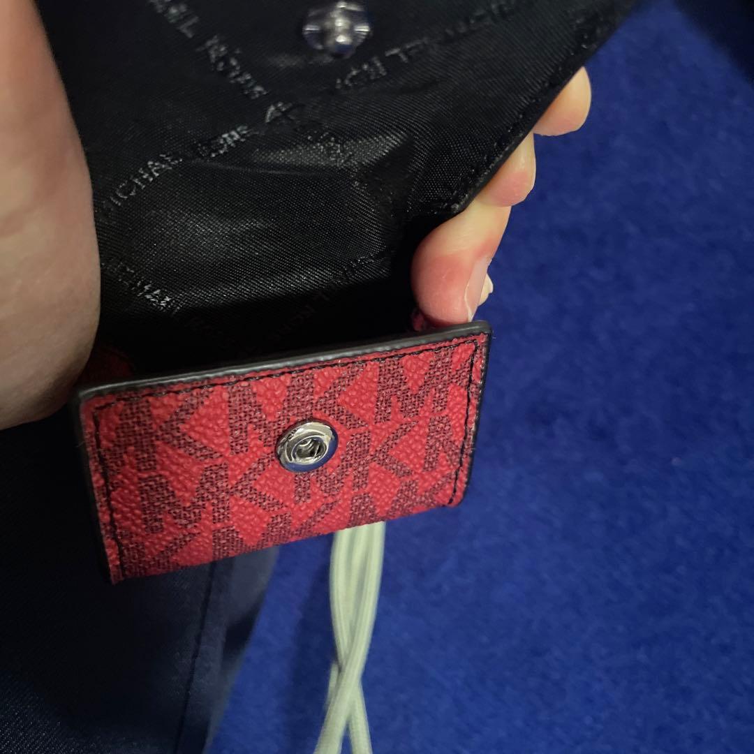 値下げ‼︎マイケルコース　スマホバッグ　エアーポッズケース